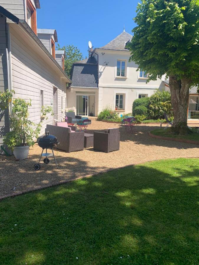 Le Petit Manoir Bed & Breakfast Farceaux Exterior photo